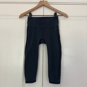 Lululemon Reveal Crop Leggings Capri cropped 15” cutout stripes athletic yoga 4